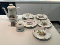 Elegant vintage porcelain coffee/teapot set