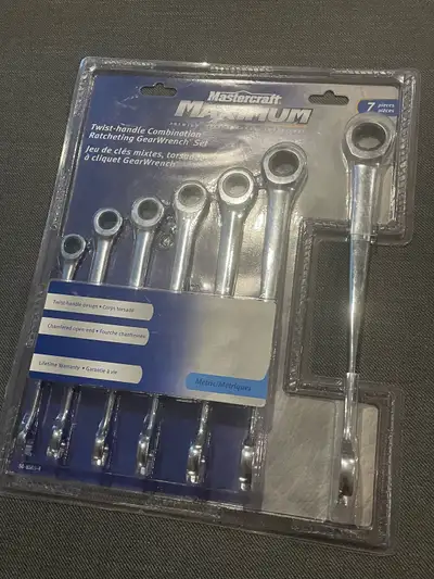New set of metric combination gear wrenches. 7 pc set, This is a spare set, still unopened. Price is...