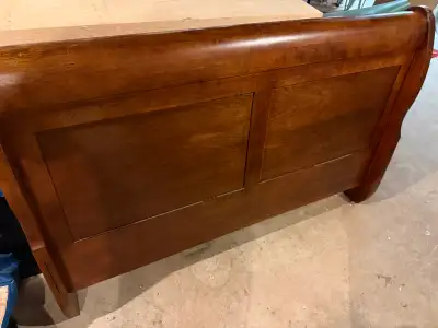 solid wood queen sleigh bed, View more