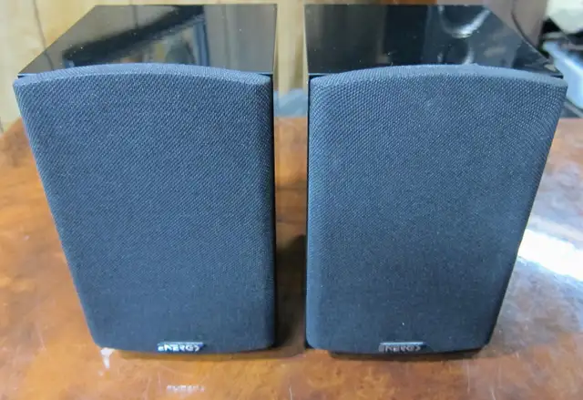 ENERGY TAKE CLASSIC 2 MINI BOOKSHELF SPEAKERS STEREO OR SURROUND in Speakers in Ottawa - Image 3
