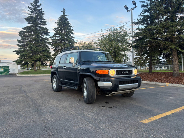 2007 Toyota FJ Cruiser 4WD V6 4.0L 6 speed Manual Transmission in Cars & Trucks in Edmonton