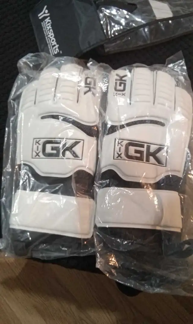 Kix GK Soccer Goalie Gloves (New) in Soccer in St. Albert - Image 2