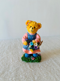 AVON LOVEABLE TEDDIES COLLECTION BEARS-MOTHER'S DAY FIGURINE