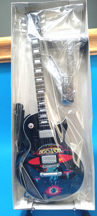 Boston 10" Collectable Gibson Guitar W/Adjustable Stand & Strap