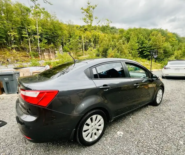Kia Rio 2012 in Cars & Trucks in City of Montréal - Image 6