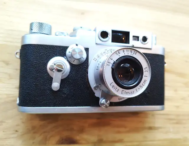 Leica IIIg - 35mm Film Camera. 1956. Vintage. in Cameras & Camcorders in City of Toronto - Image 3