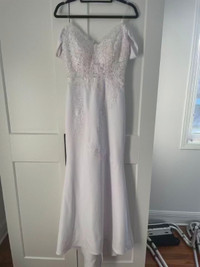 Trumpet/Mermaid White Sleevless Wedding Dres - Size 4/6