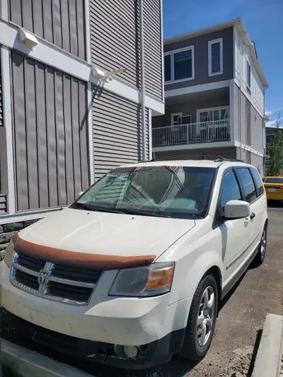 Need a spacious and affordable ride? Check out this 2010 Dodge Caravan! Model: 2010 Dodge Caravan Co...
