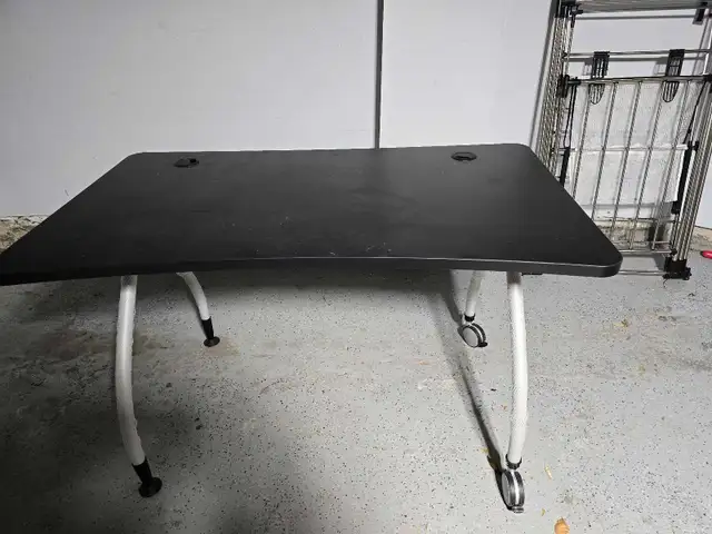 desk for sale - used in Desks in Oakville / Halton Region - Image 5