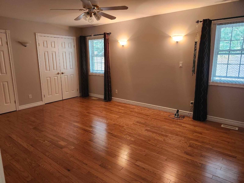 Ground level Apartment 4