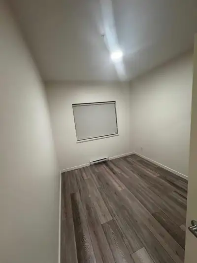 Private bedroom in a 2 bedroom apartment near TRU. Central location. 10 min walk to TRU and Supersto...