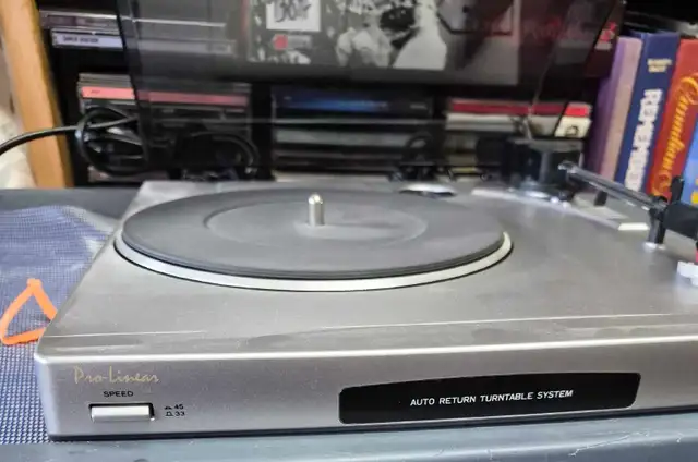 Pro-Linear Turntable in Stereo Systems & Home Theatre in Calgary - Image 3