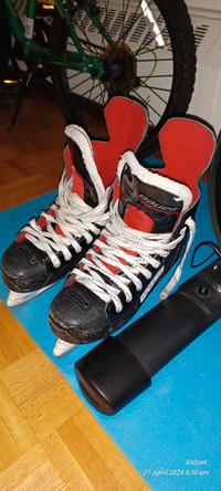 Ice SKATES YOUTH BOYS GIRLS  ice SKATES SIZE 6.5 US measurement