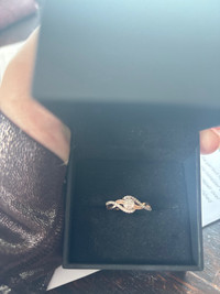 10K gold engagement ring 0.18 carat size 7