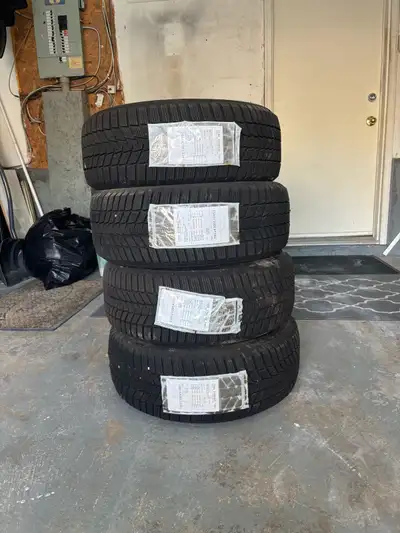 Set of 4 Continental Winter Tires - WinterContact WS110 in Excellent Condition. Used for only 1 seas...