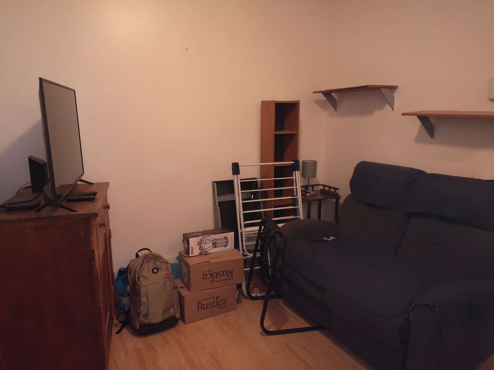 3-1/2, Subway/Metro Jolicoeur/Monk, 1050 $ /m — photo 1