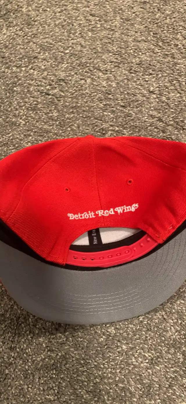 New Era Detroit Red Wings Hat in Men's in Oakville / Halton Region - Image 3