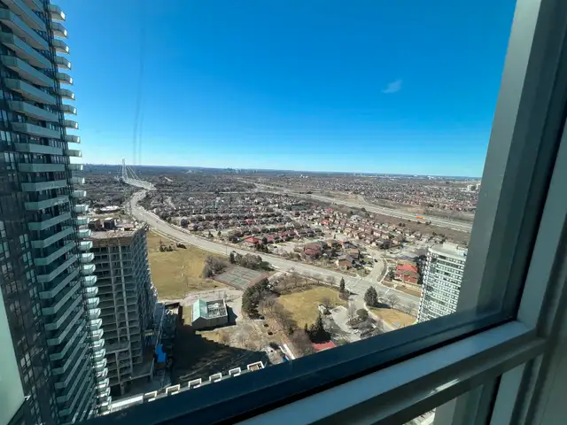 Two Distressed Assignment Sale - 2 BR+Den+ 2 Bath+ Parking in Condos for Sale in Mississauga / Peel Region - Image 8