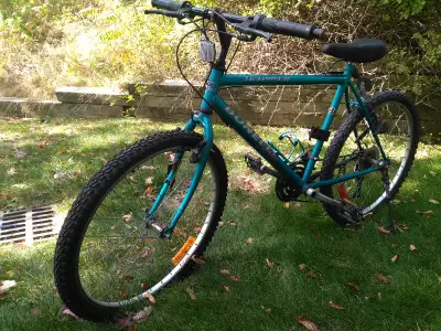 Mountain bike Bonelli 26'' Front tire new and unused Overall good condition Might need work on brake...