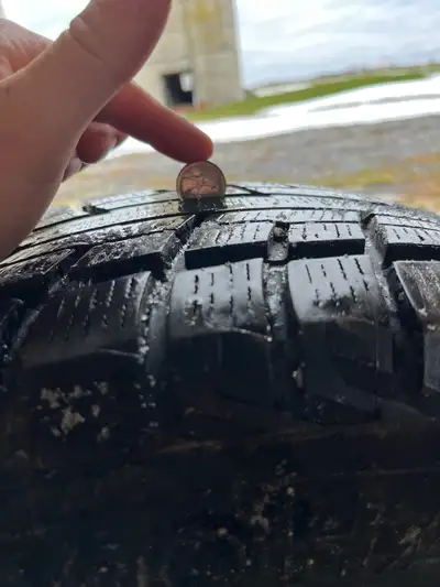 235/65R17 Yokohama ice guard winter tires and rims for sale. 350$