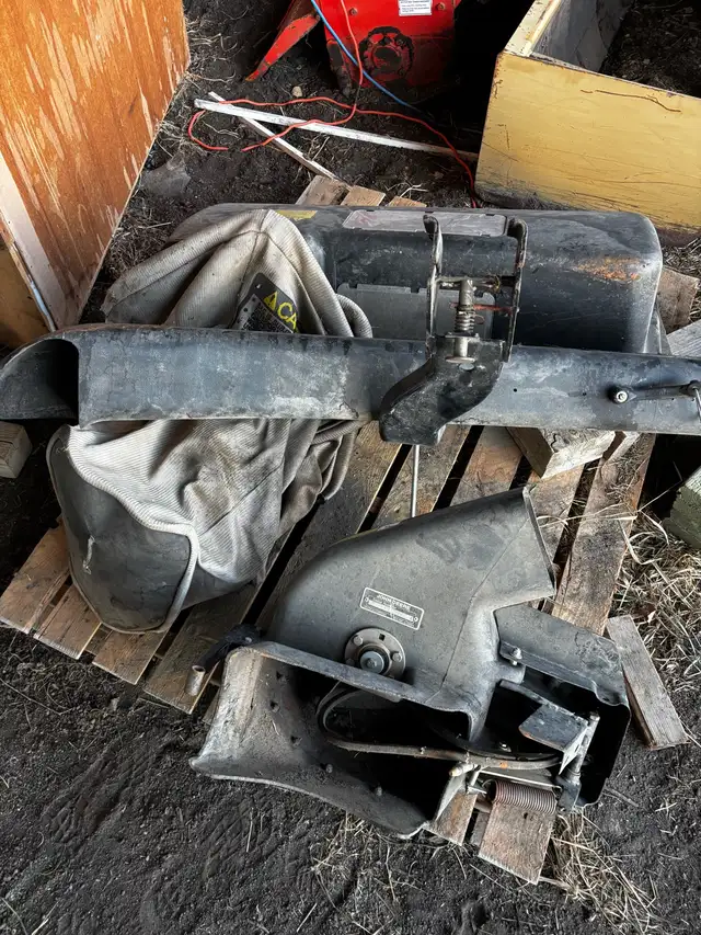 John Deere Snow Blower Attachment in Snowblowers in Edmonton - Image 6