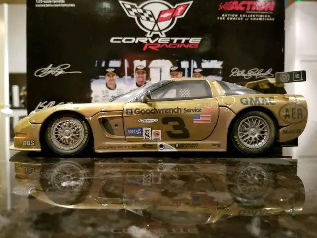 1:18 Diecast Action Chevrolet Corvette C5-R Dirty Gold in Arts & Collectibles in Markham / York Region - Image 2