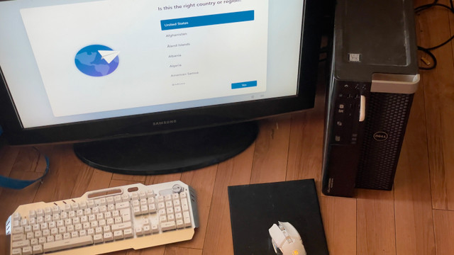 Dell Precision T5810 with accessories. in Desktop Computers in London
