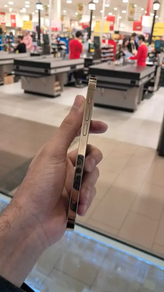 IPhone 12 Pro / 128GB /100% (With Warranty) in Cell Phones in Vancouver - Image 4