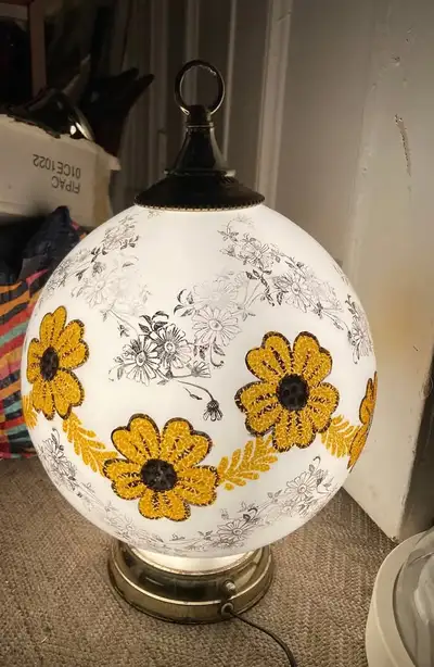 Vintage Table Lamp  (SEE Photos) - (11 x 15 inches) - $75 Cash, View more