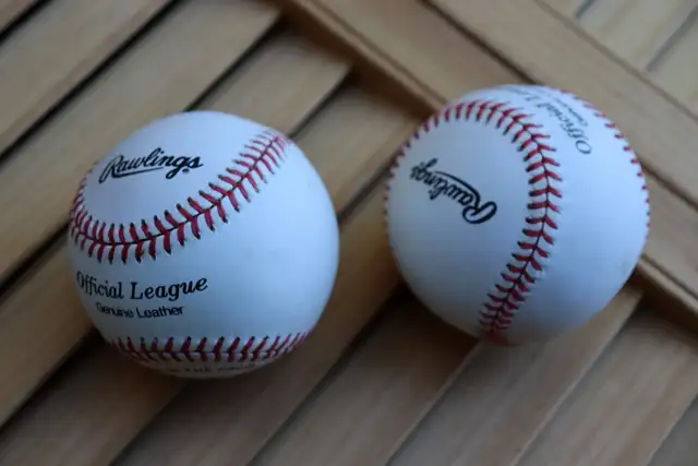Right Hand First Base Gloves Rawlings Wilson Leather Baseball So in Baseball & Softball in Markham / York Region - Image 6