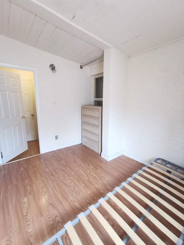 2 bedrooms FOR RENT in downtown Toronto Student housing Room Rentals