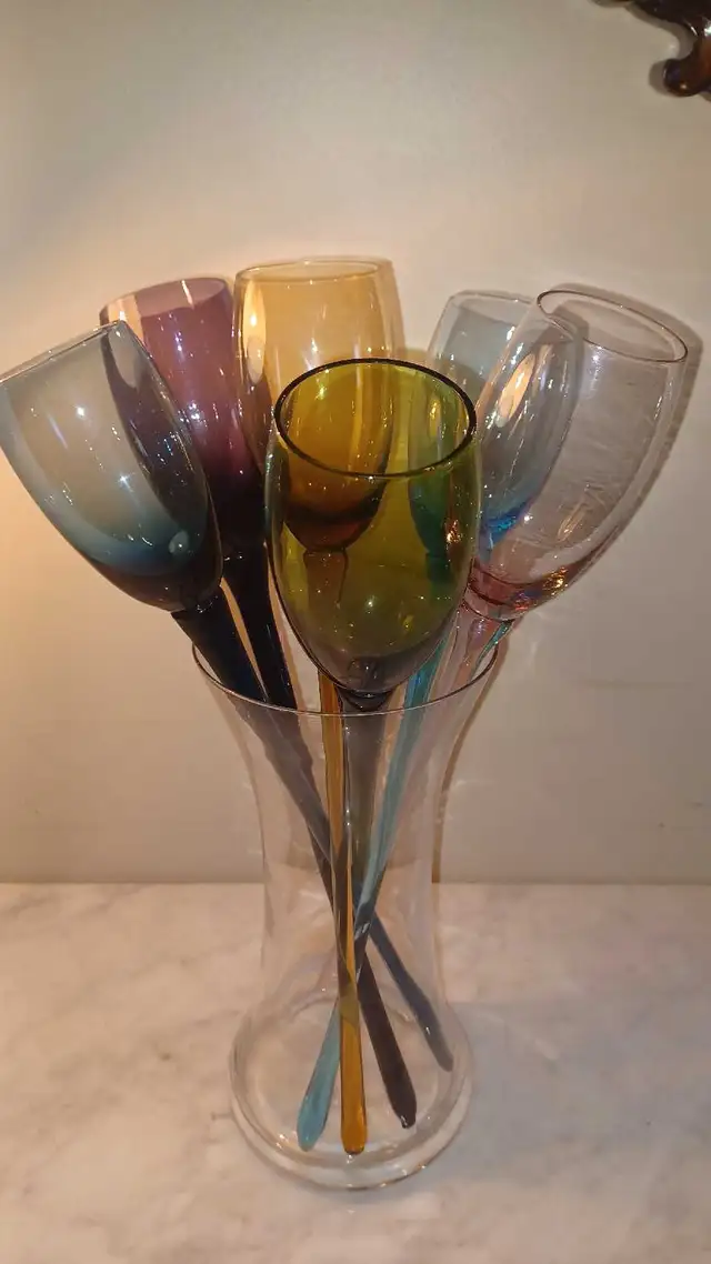 15"T 6 FOOTLESS Champagne Flutes Handblown Glass Toasting Set in Kitchen & Dining Wares in Calgary - Image 2