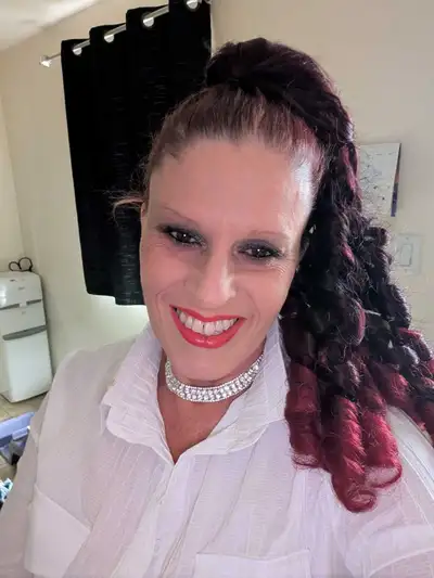 préposé à l'entretien , View more