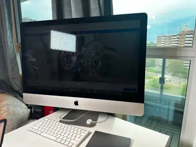 iMac 27-inch - 2019 3.7 Ghz 6-Core Intel core i5 2 TB storage $750 OBO