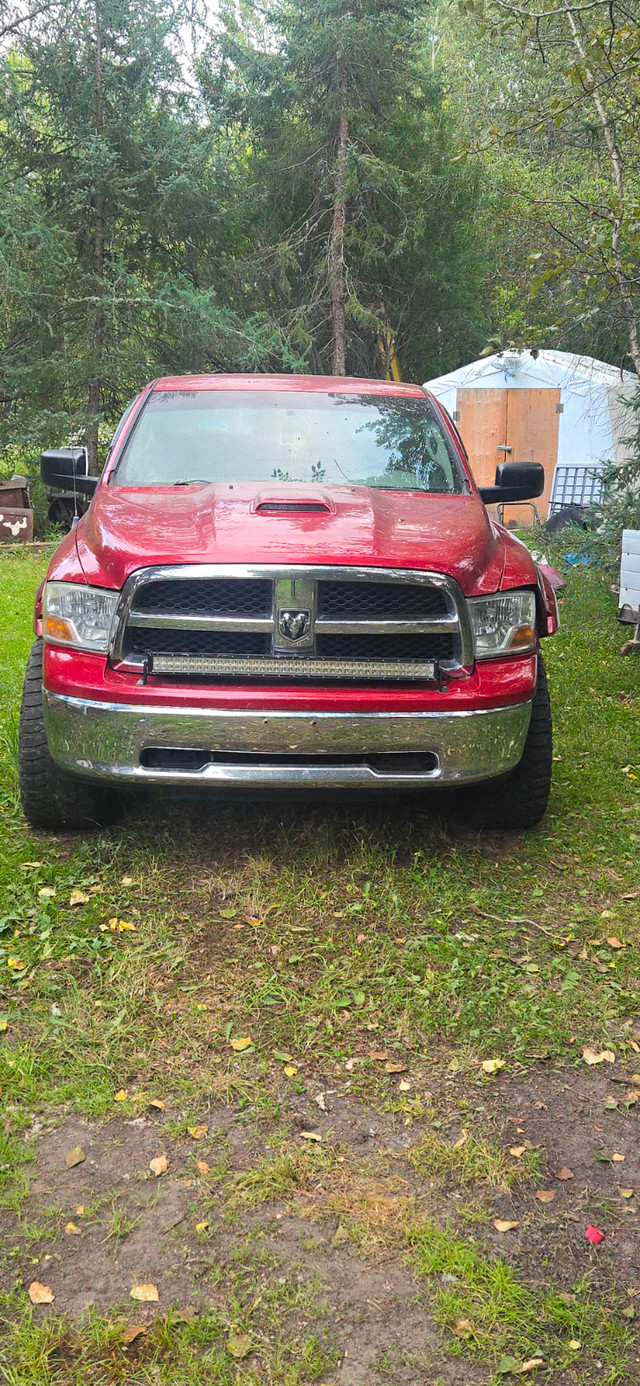 For Sale: 2009 Dodge Ram 1500 - RedMileage: 200,000 kilometer in Cars & Trucks in Edmonton - Image 2