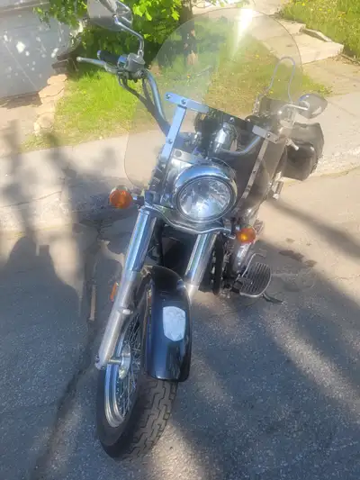 Kawasaki Vulcan 1500cc 2005 Noir 77000km Vendu tel quel sans garantie légale, Dans les choses à fair...