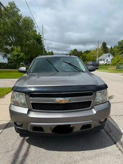 2009 Chevy Avalanche LT Good condition, drives well, minor dent from turning into a yellow bollard p...