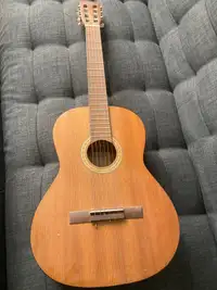 Guitare classique Norman serie B, modele C80 + etui