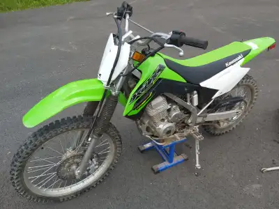 This is a great beginner bike that grows with the rider! The 2019 KLX140L comes stock with 19" front...