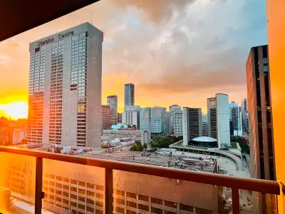 Luxury 2 Bedroom 2 Bathroom Condo for rent Bay & Queen St