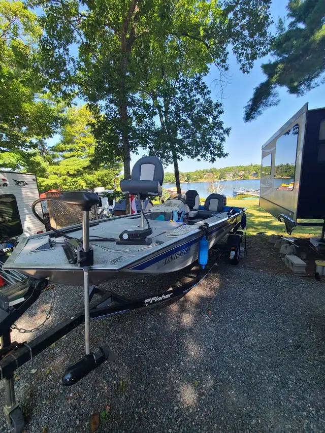 17ft Fisher Dominator, boat,motor and trailer. in Powerboats & Motorboats in Sudbury - Image 3