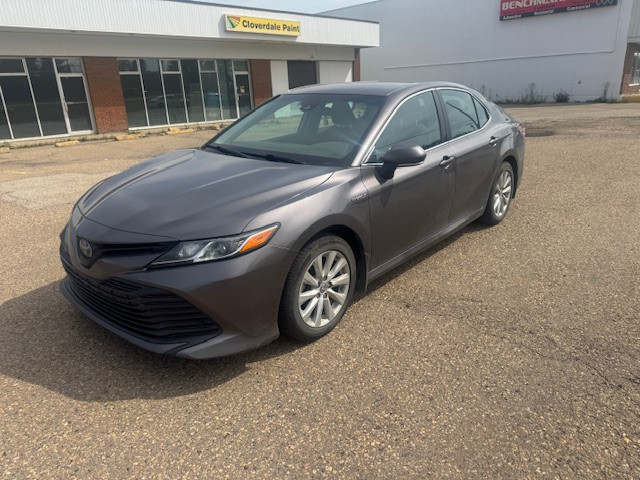 2020 TOYOTA CAMRY HYBRID LE  $24,000 NO GST in Cars & Trucks in St. Albert