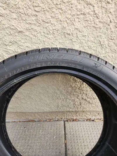 Pair (2) of run flat winter tires with 10/32" of tread depth remaining, close to new condition.