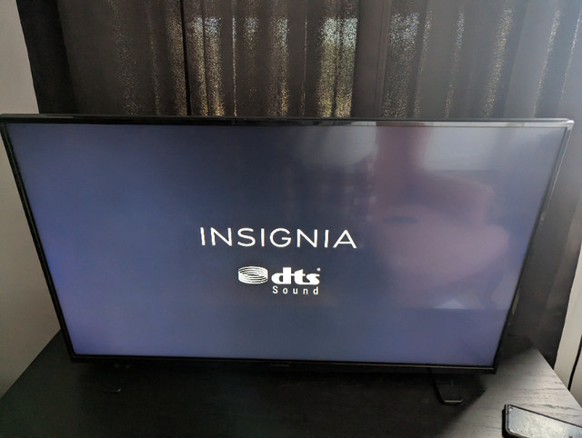 32" INSIGNIA TV FOR SALE (NO REMOTE) | TVs | Hamilton | Kijiji