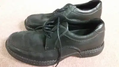 NEW Men's Rockports, View more