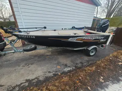 Princecraft Yukon dlx 2014 14 pieds moteur mercury 2014 25 4t (200H) moteur MinnKota 12V/54 lb Sonar...