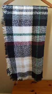 NEW - Blanket wrap / blanket scarf