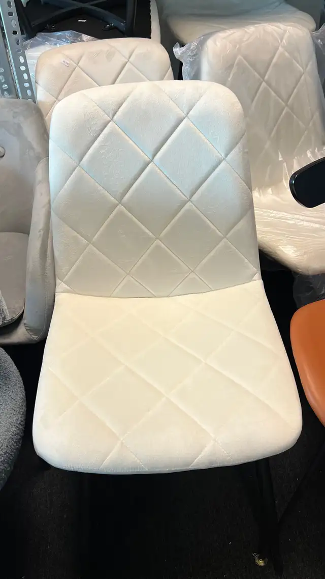 Nice dining chair  in Chairs & Recliners in Markham / York Region - Image 3