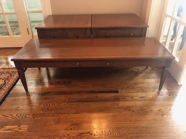 Vintage 1960s Solid Wood Walnut End Table (s)/Coffee Table in Coffee Tables in Ottawa - Image 4