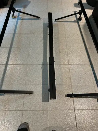 Base de lit en métal ajustable sans vis, 2 disponibles